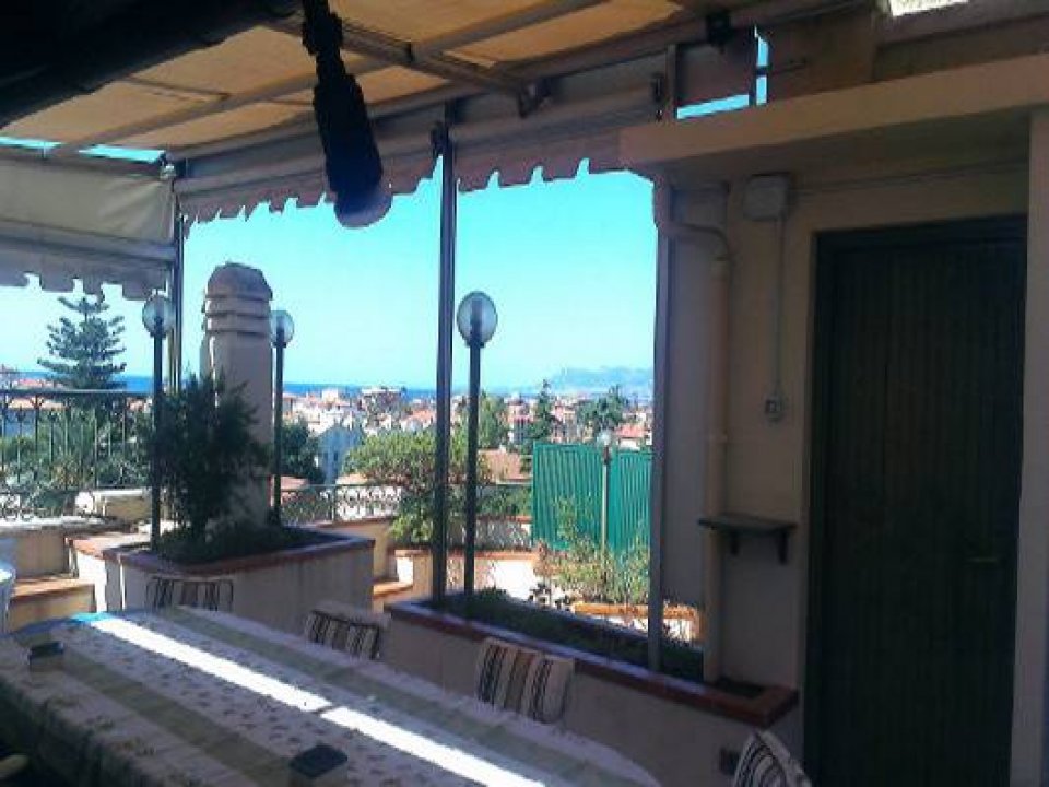 For sale penthouse by the sea Bordighera Liguria foto 7